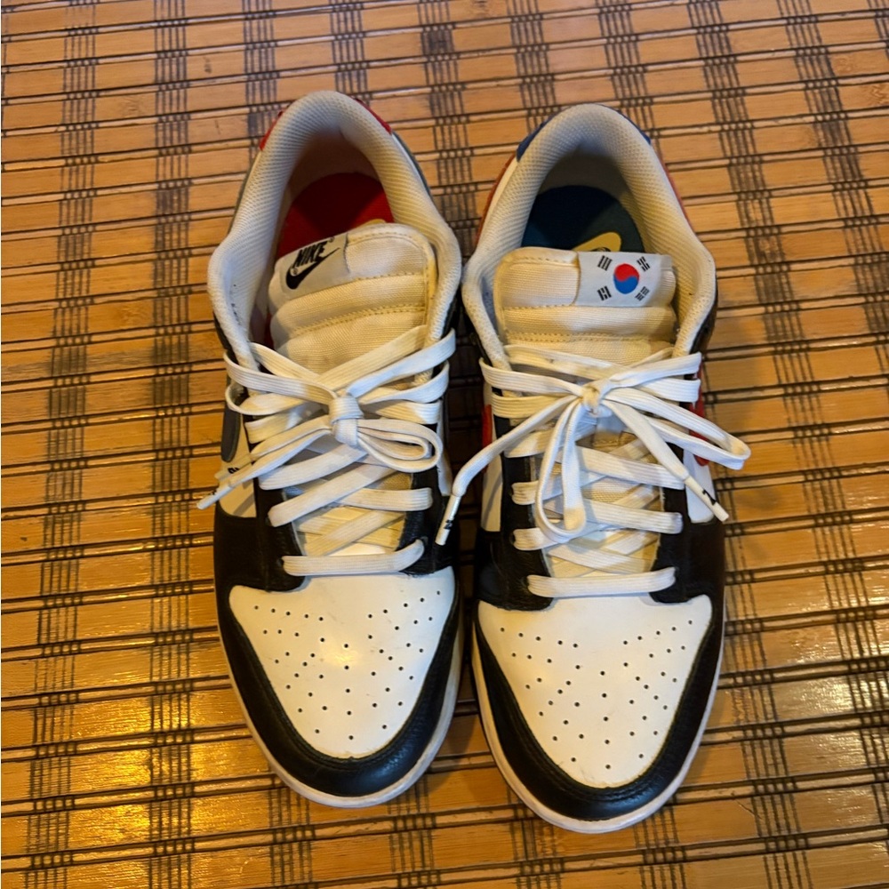 Nike Dunk Low SE Seoul 2021 Shoes Size 9.5